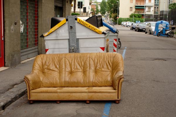 Sofa Disposal in Lake Stevens