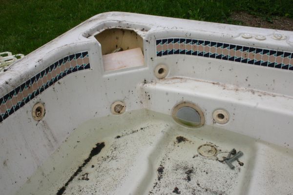 Hot Tub Removal in Lake Stevens