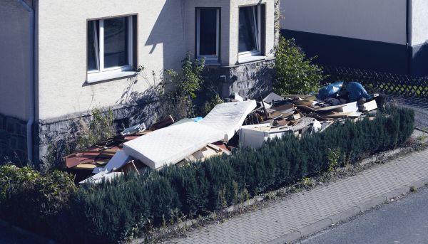 Yard Junk Removal in Lake Stevens