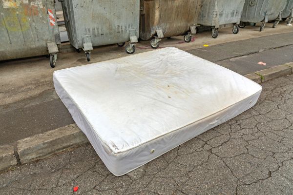 Box Spring Disposal in Lake Stevens