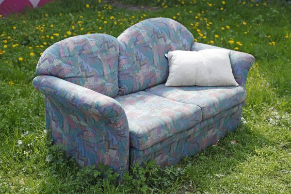 Couch Disposal in Lake Stevens
